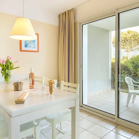 Apartmanhotel Lagrange L'estran 3*